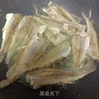 Make They burn small yellow fish step 3