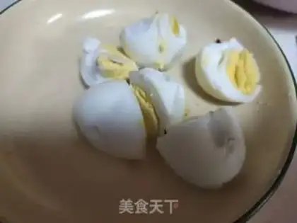 Make Celery with a wooden ear egg step 2