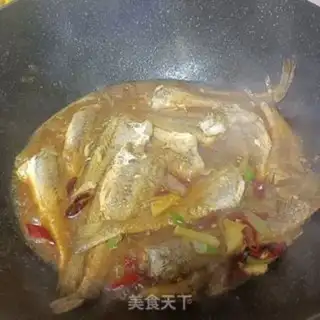 Make They burn small yellow fish step 5