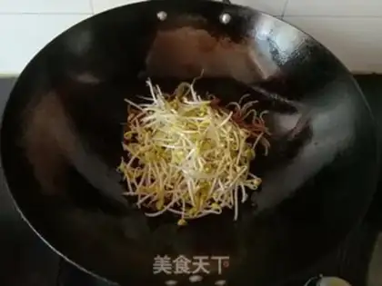 Make Cracked bean sprouts step 3