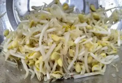 Make Carrot bean sprouts step 4