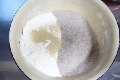 Make Black whole wheat pork veal bun step 0
