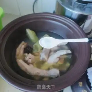 Make Chicken claw bone soup step 2