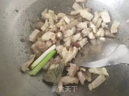 Make The big cabbage pork stew step 3
