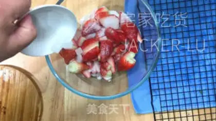 Make Homemade strawberry sauce step 2