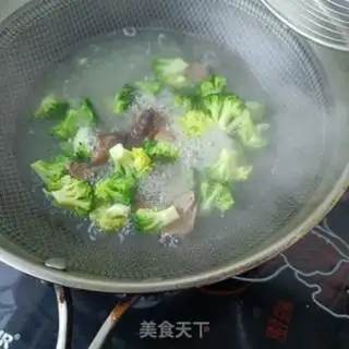 Make The broccoli sauce, the heart step 8