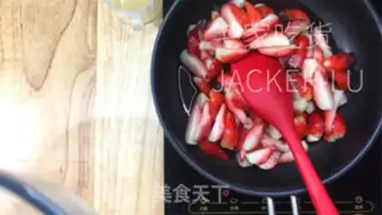 Make Homemade strawberry sauce step 7