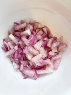 Make Onions mixed with fish salad step 0