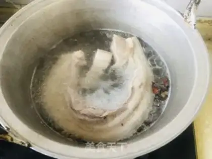 Make Pots of sour sauce step 1