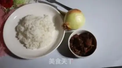Make Onion beef fried rice step 0