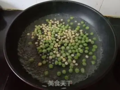 Make Corn green bean fried sausage step 0