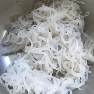 Make Powdered bean sprouts step 1