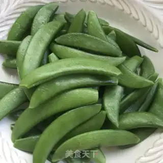 Make Garlic sweet peas step 2