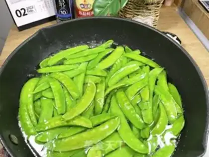 Make Weenie fried Dutch beans step 5