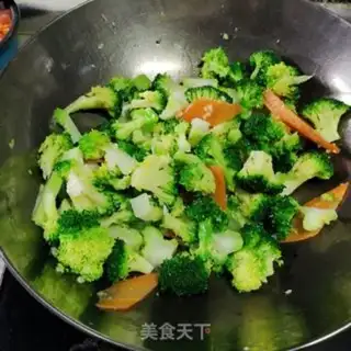 Make Garlic broccoli step 6