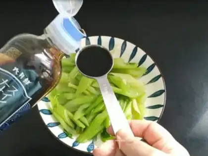 Make Celery with peaches step 7