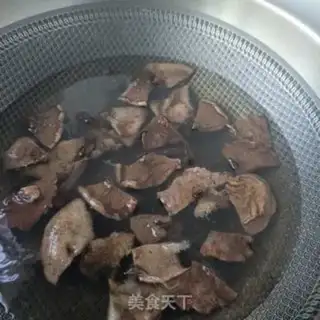 Make Pine-spring sea cucumber pigeon step 5
