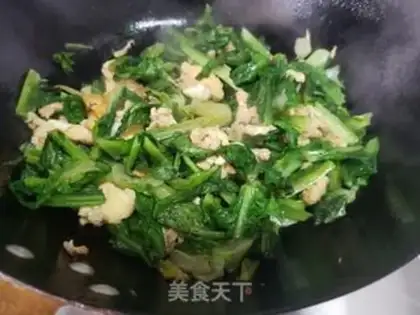 Make Scrambled eggs step 2