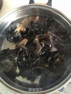 Make The chicken leg of the red fungus step 2