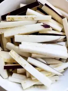 Make Meat and eggplant step 1