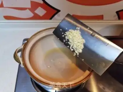 Make Sour soup, fat cow step 2