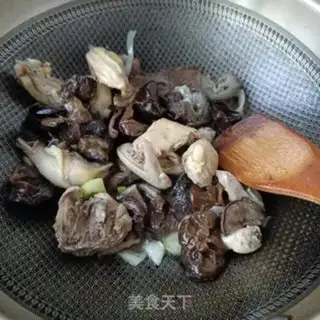 Make Pine-spring sea cucumber pigeon step 15
