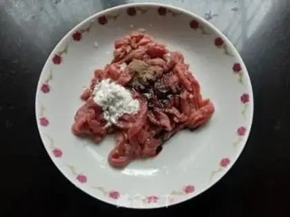 Make Scrambled beef step 1