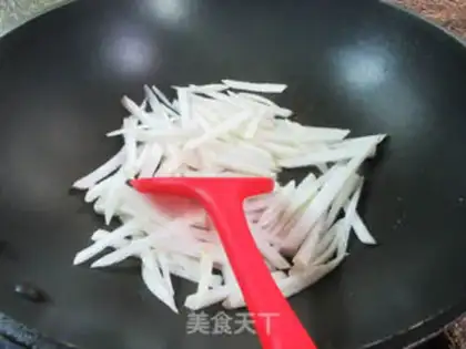 Make The dress and the radish step 4