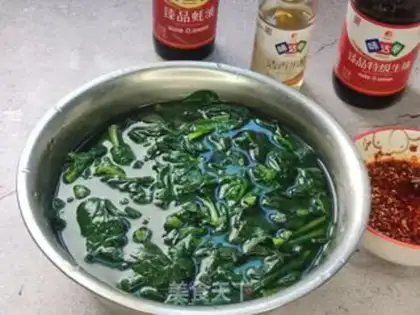 Make A spinach omelet fan step 9