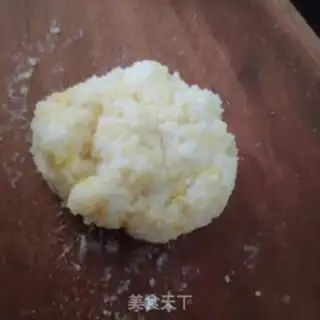 Make Homemade pineapple pizza step 0