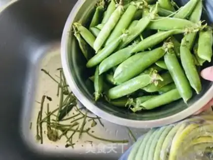 Make Salty peas step 0