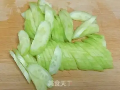 Make cucumber omelet soup step 2
