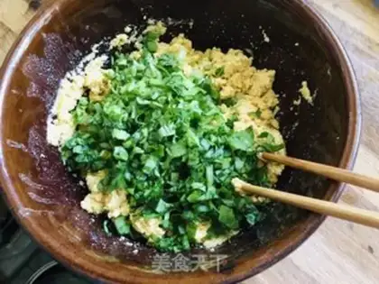 Make Traditional corn-faced nests step 2