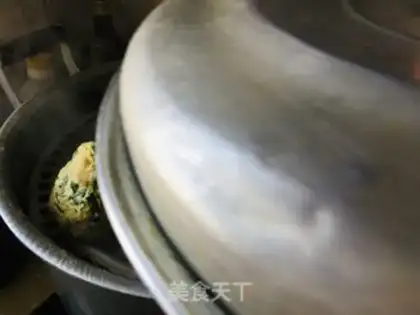 Make Traditional corn-faced nests step 4