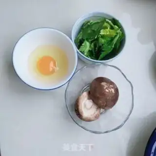 Make Celery-leaf mushroom tofu soup step 0