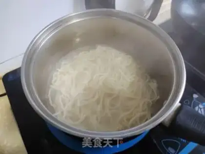 Make Pyramid duck egg noodles step 2