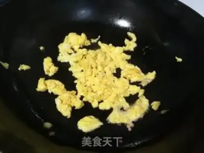 Make Pyramid duck egg noodles step 4