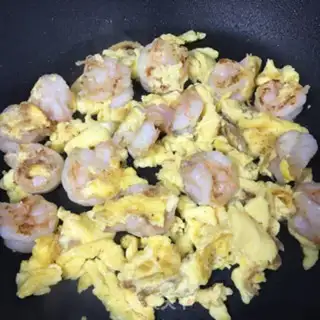 Make Cream pepper and shrimp step 6