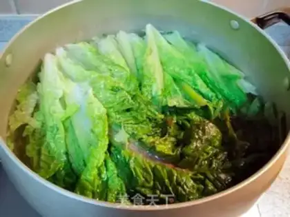 Make Scrambled eggs step 1
