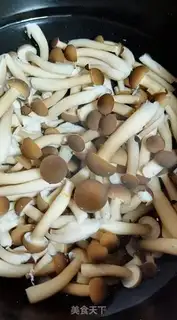 Make Meat-crab mushroom sauce step 0