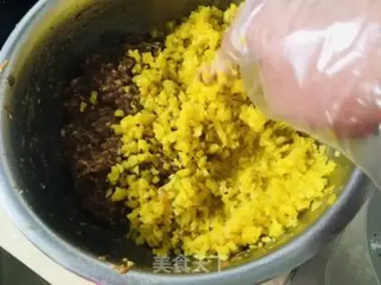 Make A lamb carrot dumpling step 4