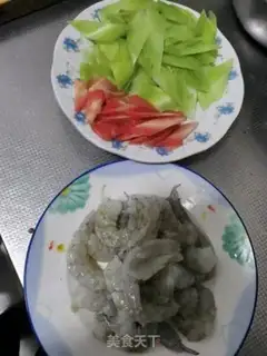 Make Three shrimp balls step 1