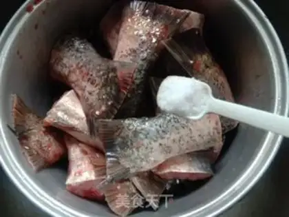 Make Spicy fish tail step 0