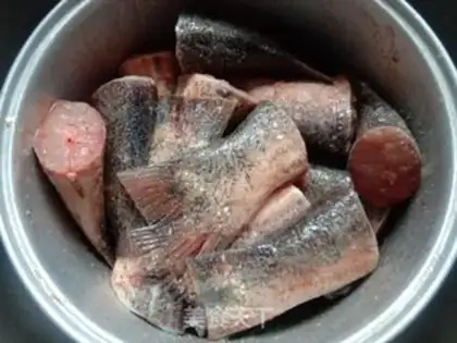 Make Spicy fish tail step 1