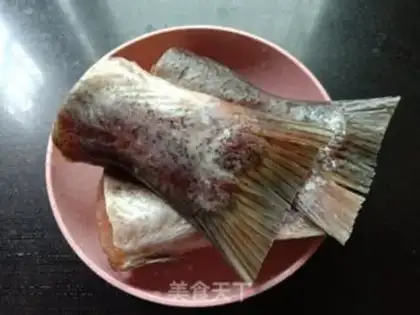 Make Spicy fish tail step 2