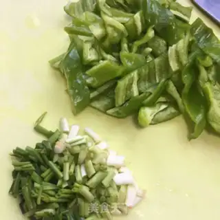 Make Shrimp fried egg pepper step 2