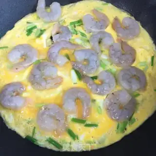 Make Shrimp fried egg pepper step 3