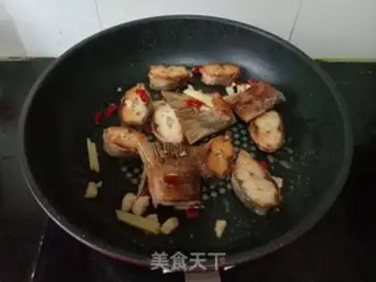 Make Spicy fish tail step 5