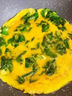 Make Mint omelet step 1