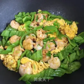 Make Shrimp fried egg pepper step 5